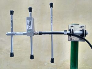 UHF yagi antenna